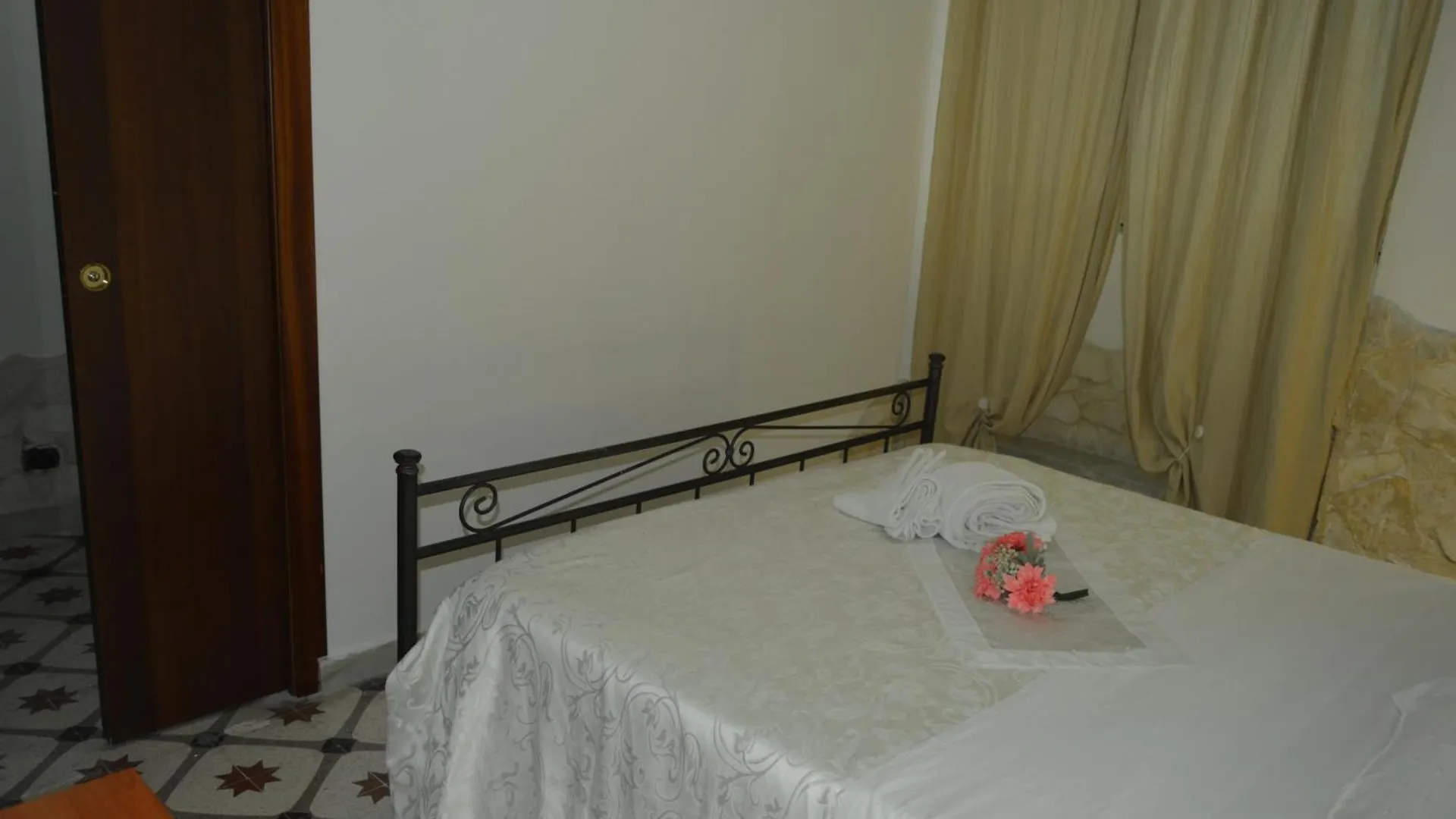 Bed & Breakfast Bed&Breakfast Vecchio Porto Aeroporto di Catania Fontana Rossa