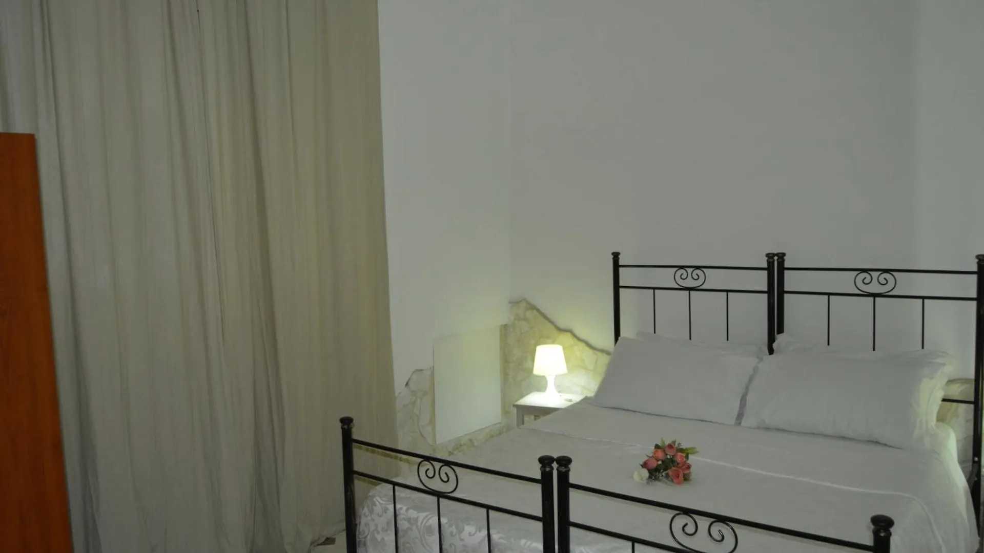 Bed & Breakfast Bed&Breakfast Vecchio Porto Aeroporto di Catania Fontana Rossa